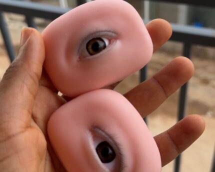 Layer lashes dummy